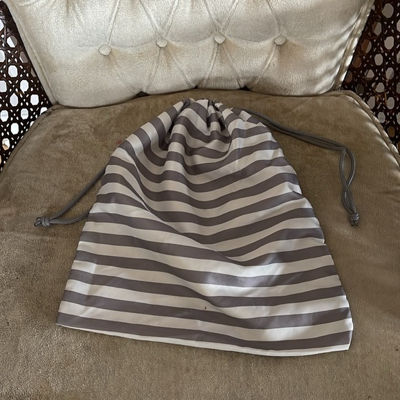 Lululemon Sweat Once a day yoga/gym/weekender bag - Picture 8 of 9